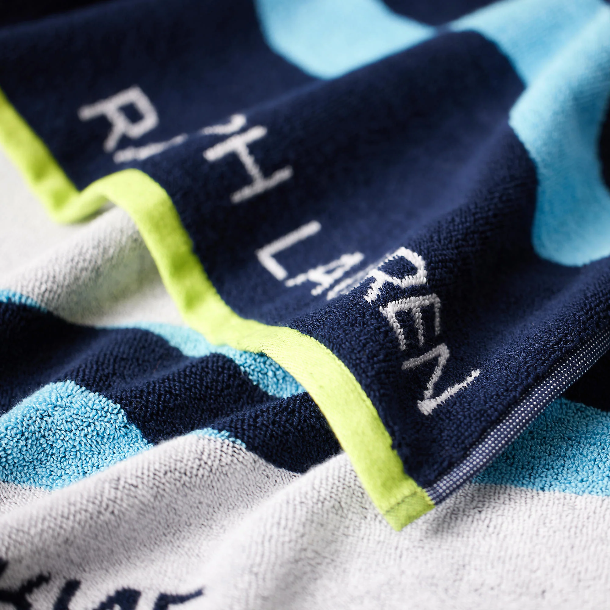 AO26 Gym Towel - Image 3